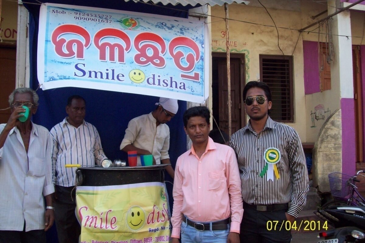 Jalachhatra free drinking water stall run by Smile Odisha